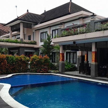 Hotel Dhyana Pura Kapal エクステリア 写真