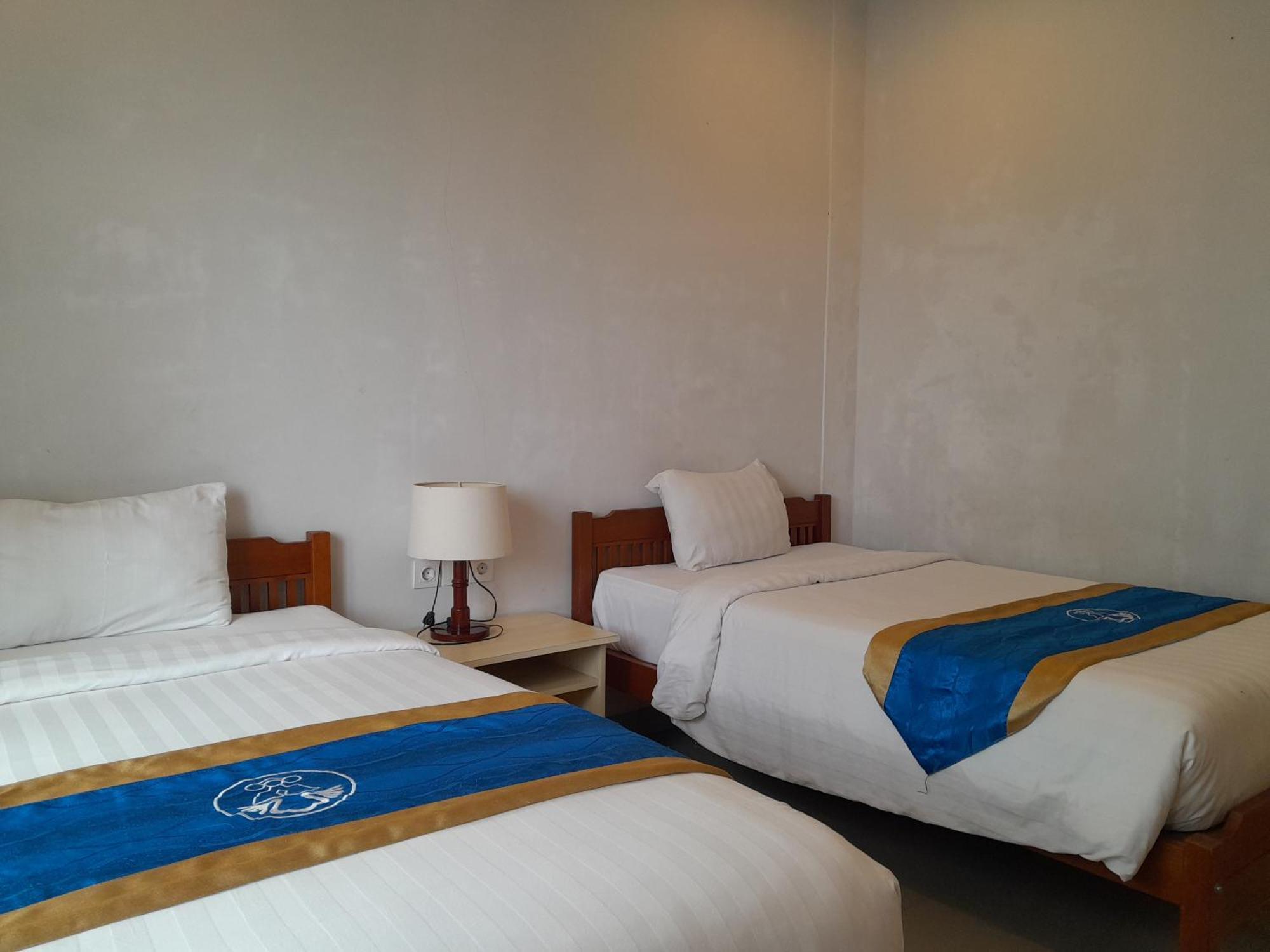 Hotel Dhyana Pura Kapal エクステリア 写真