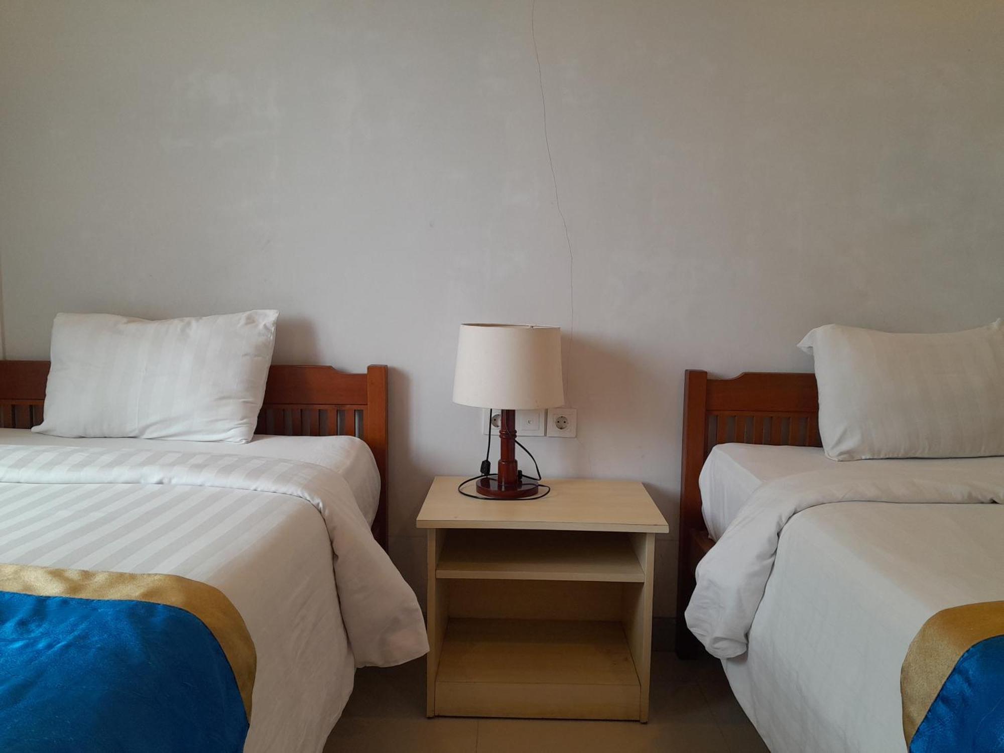 Hotel Dhyana Pura Kapal エクステリア 写真