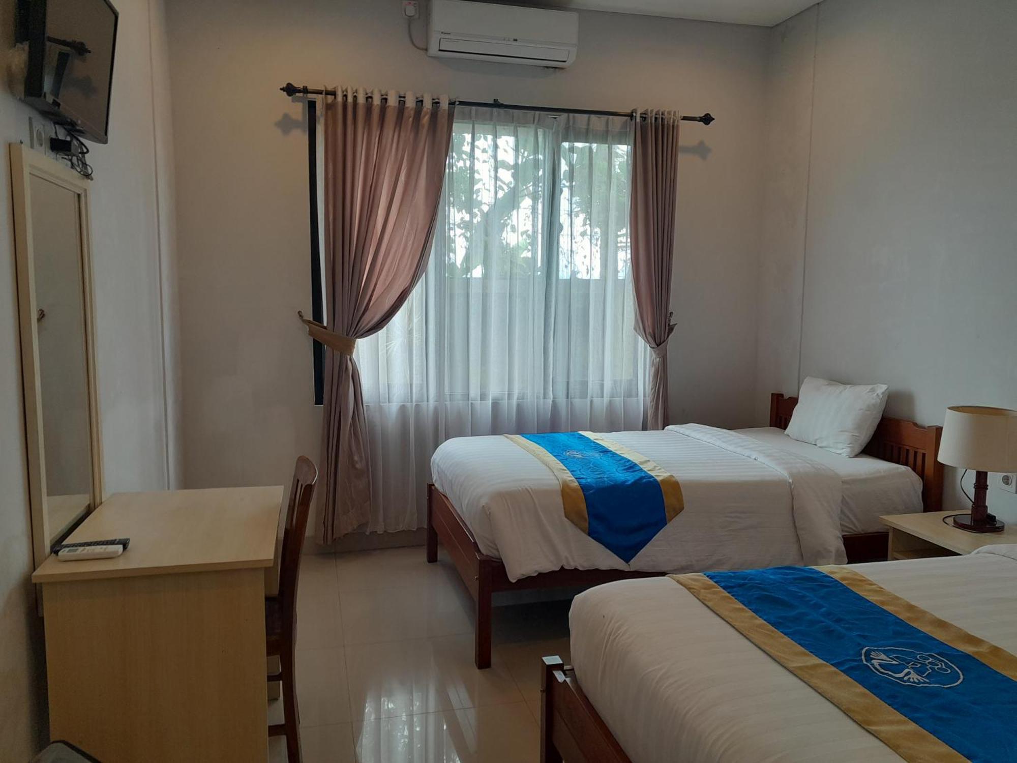 Hotel Dhyana Pura Kapal エクステリア 写真