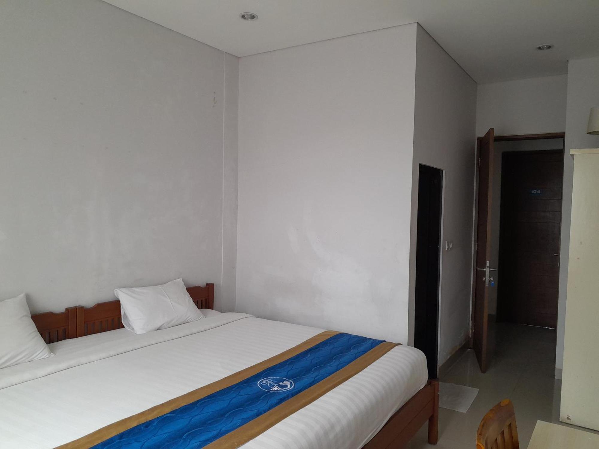 Hotel Dhyana Pura Kapal エクステリア 写真
