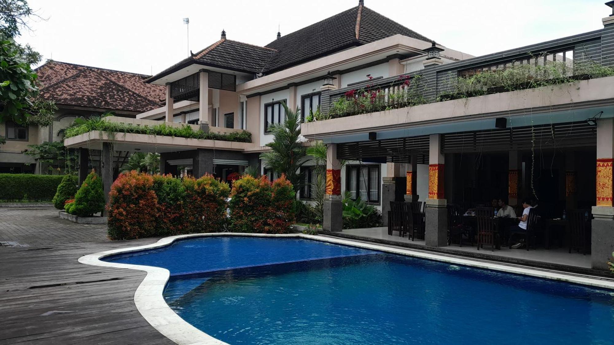 Hotel Dhyana Pura Kapal エクステリア 写真