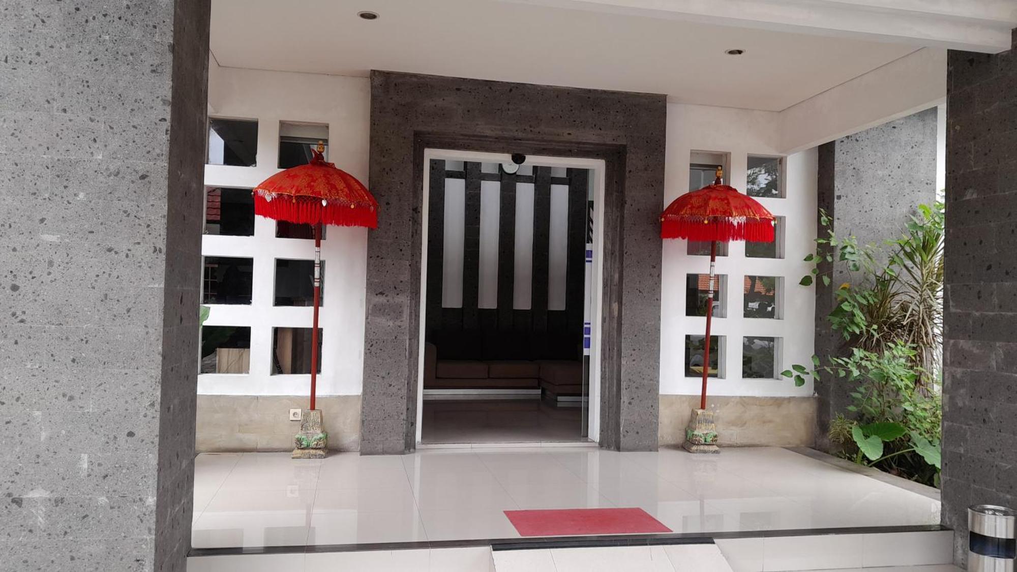 Hotel Dhyana Pura Kapal エクステリア 写真