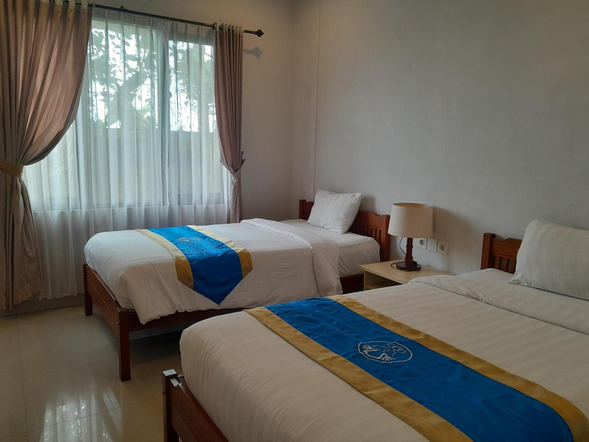 Hotel Dhyana Pura Kapal エクステリア 写真
