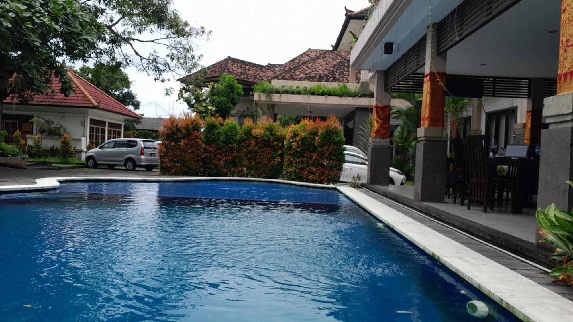 Hotel Dhyana Pura Kapal エクステリア 写真