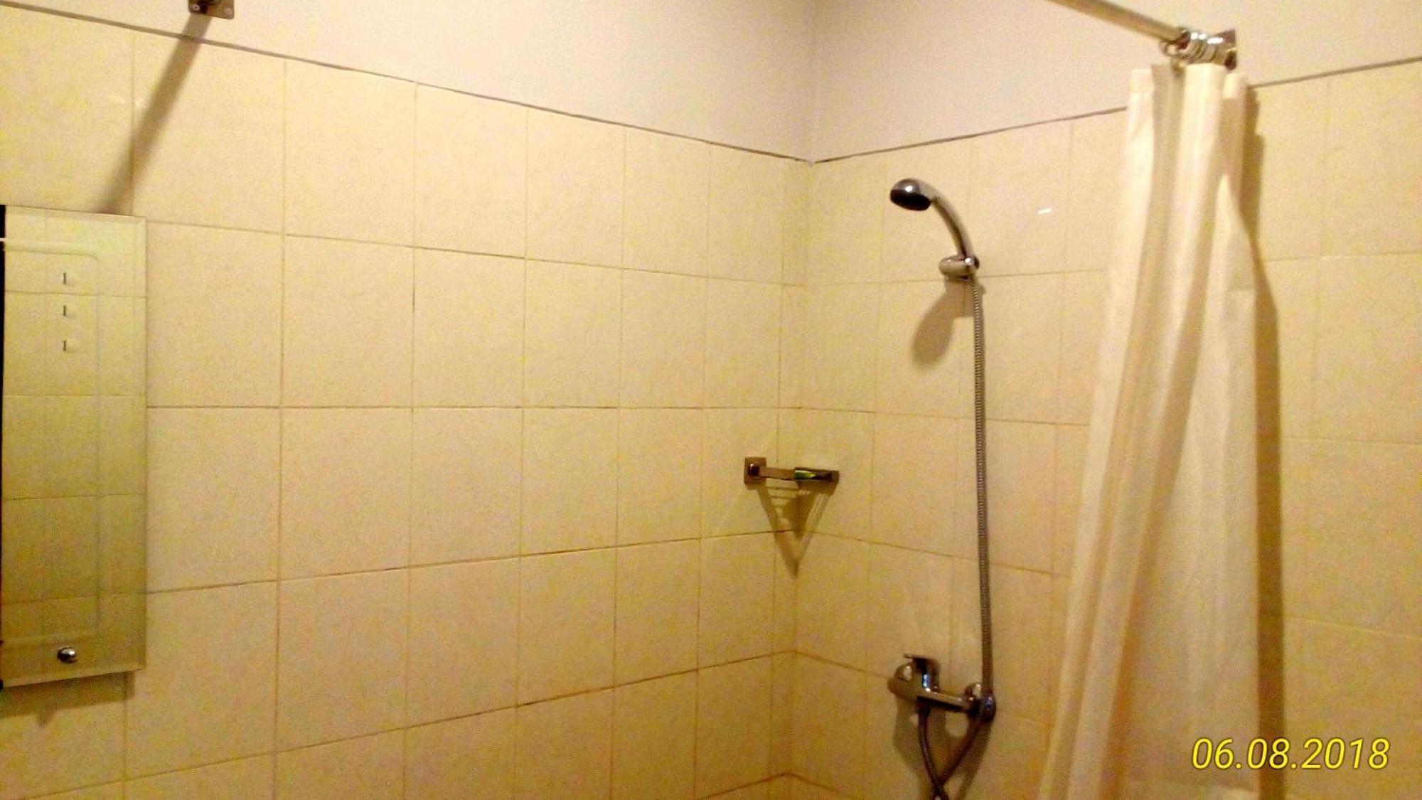 Hotel Dhyana Pura Kapal エクステリア 写真