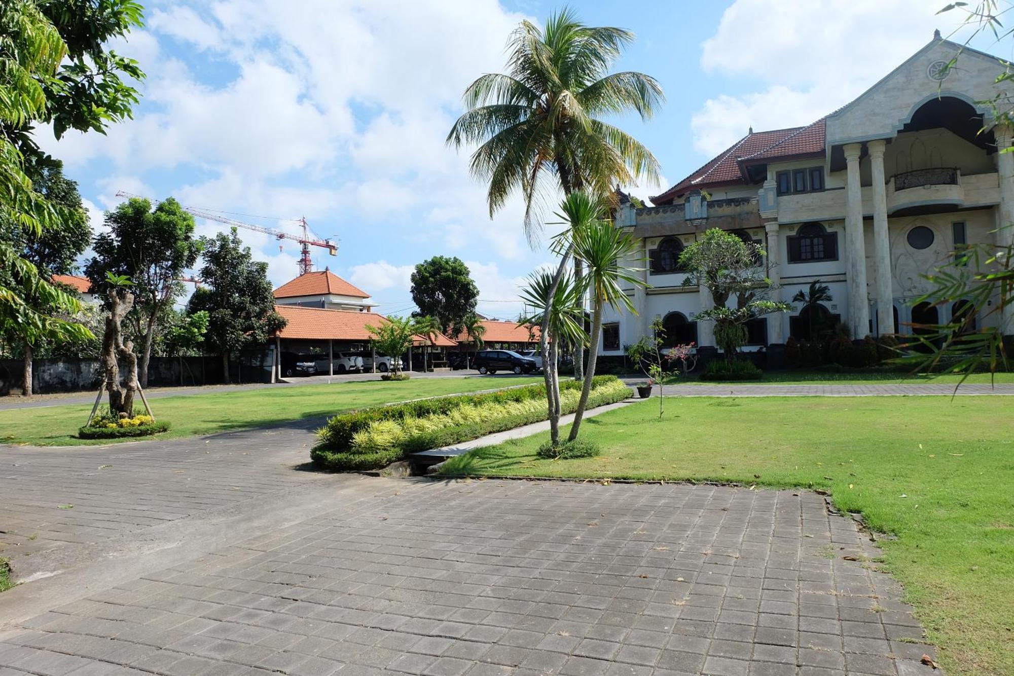 Hotel Dhyana Pura Kapal エクステリア 写真